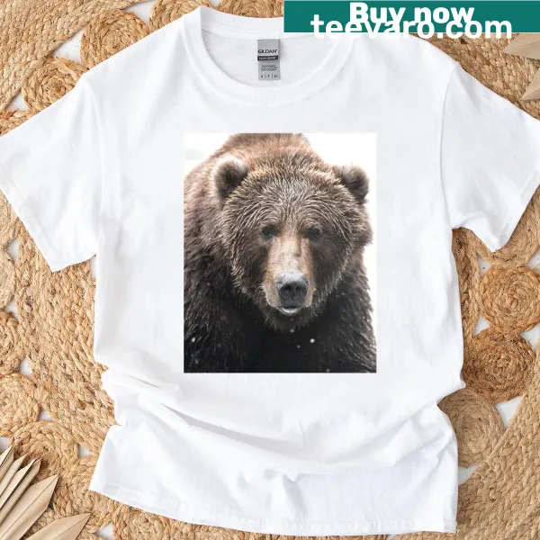 Realistic graphic T-shirt featuring a Kodiak brown bear portrait.