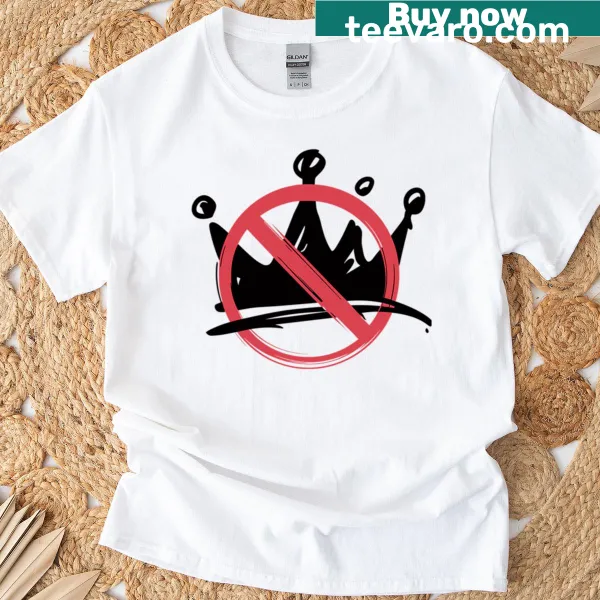 Bold T-shirt featuring the phrase 'No Kings' in impactful typography.