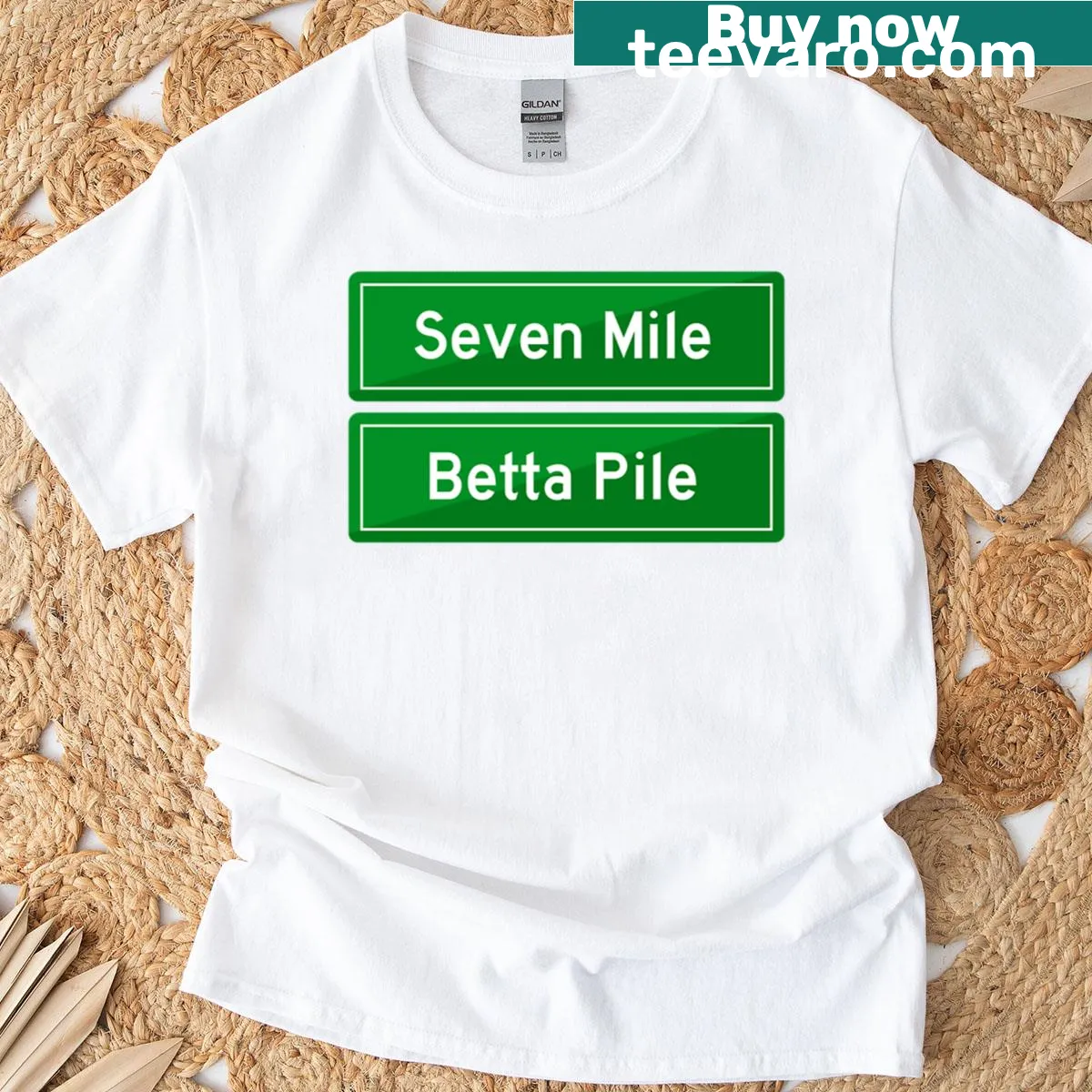 Cartoon graphic of betta fish and fishing gear on a t-shirt — on a men's t-shirt