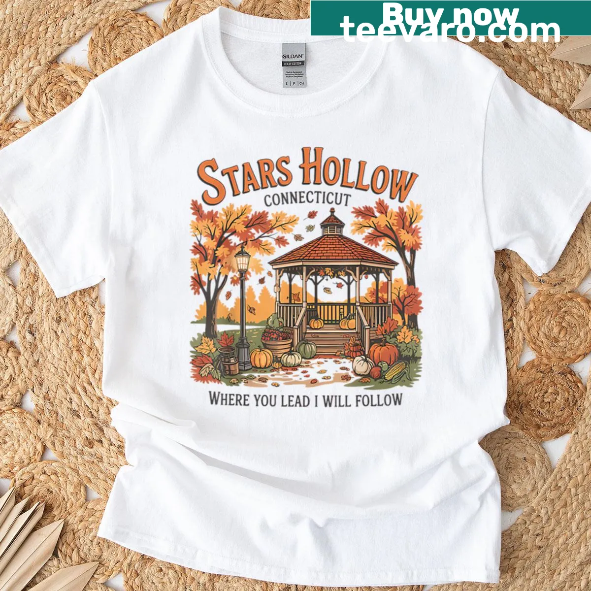 Oversized T-shirt with Thanksgiving pumpkin and autumn leaves design — on a men's t-shirt