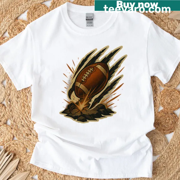 Oversized T-shirt featuring a Bengal cat claw design