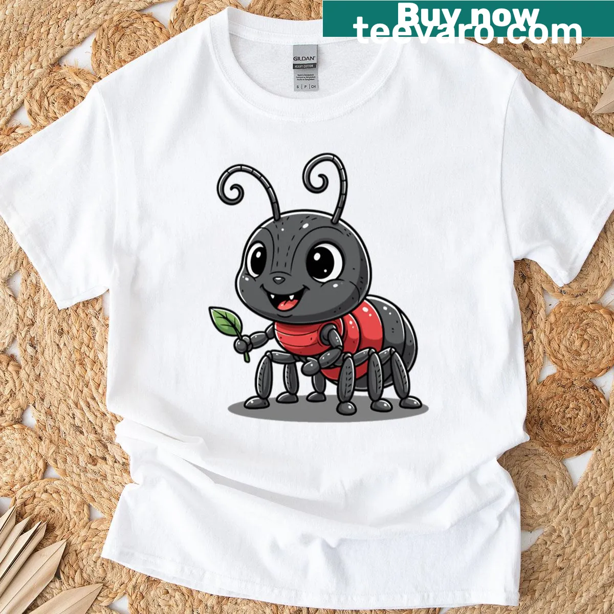 Cartoon ant holding a leaf on an oversized t-shirt — on a men's t-shirt