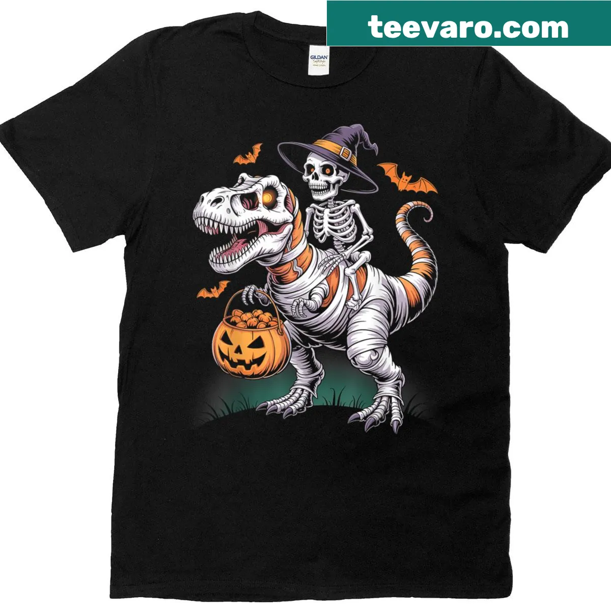 Cartoon skeleton riding a mummy dinosaur on a pumpkin for Halloween — on a men's t-shirt
