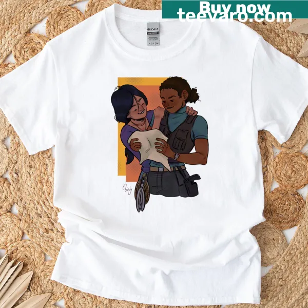Casual oversized T-shirt featuring the playful names 'Nadine' and 'Chloe'