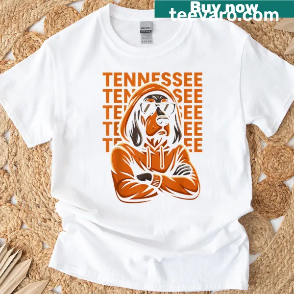 T-shirt featuring a cool illustration of a coonhound dog for dog lovers.