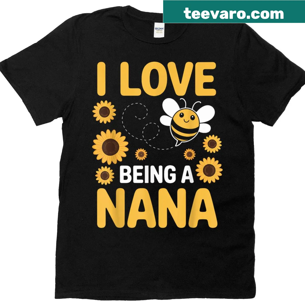 Cute t-shirt for grandmas with sunflower and bee illustration — on a men's t-shirt