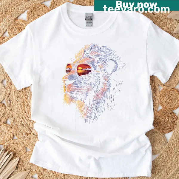 Funny retro lion T-shirt suitable for all ages