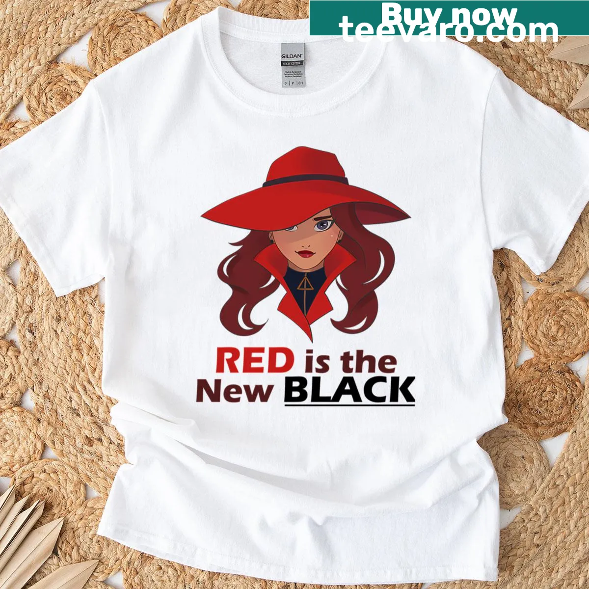 Silhouette of a detective in a coat and hat on a t-shirt — on a men's t-shirt