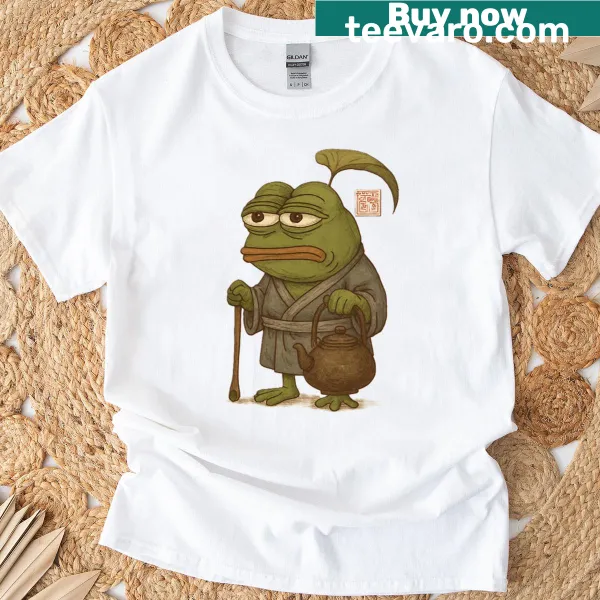 Oversized T-shirt featuring an illustration of an old frog master in Japan