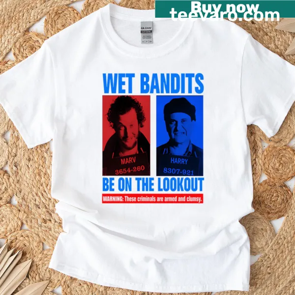 Oversized Christmas T-shirt with Wet Bandits mugshot design