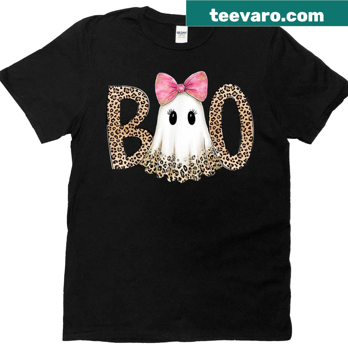 Cartoon ghost with leopard print on Halloween t-shirt — on a men's t-shirt