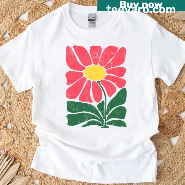 Vintage 70s hippie T-shirt with retro daisy flower art