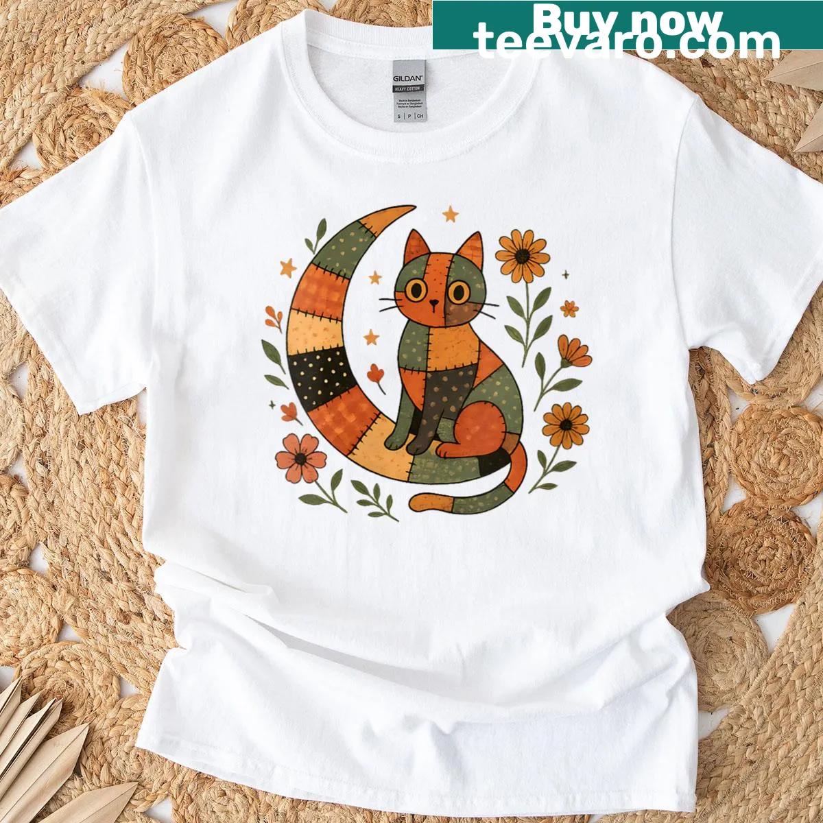 Vintage Halloween T-shirt with patchwork cat illustration for women — on a men's t-shirt