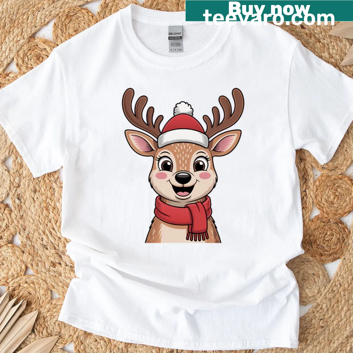 Oversized t-shirt with cute Christmas reindeer in Santa hat and scarf — on a men's t-shirt