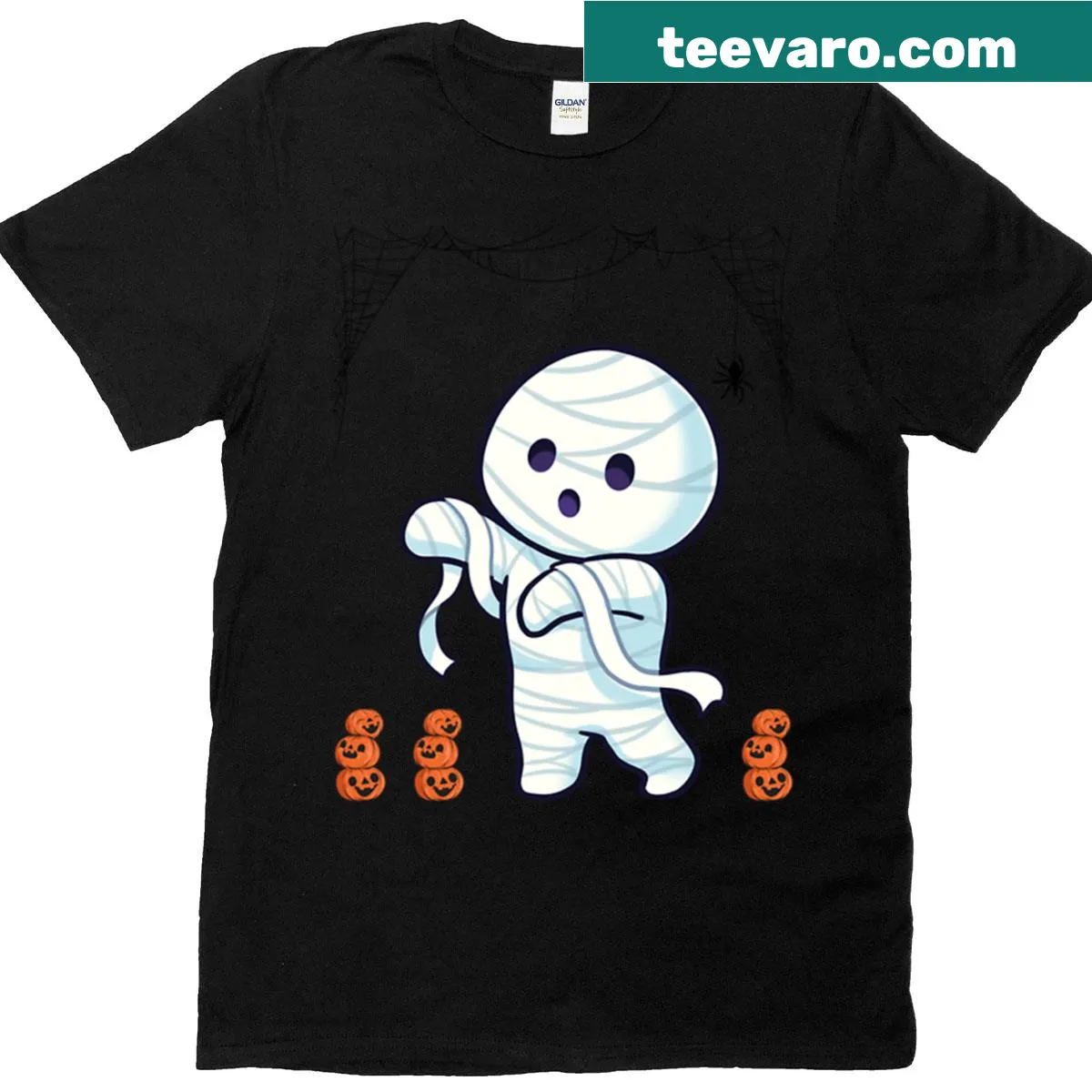 Cute mummy Halloween graphic oversized T-shirt — on a men's t-shirt