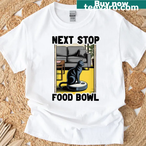 Funny cat on robot vacuum cleaner design T-shirt