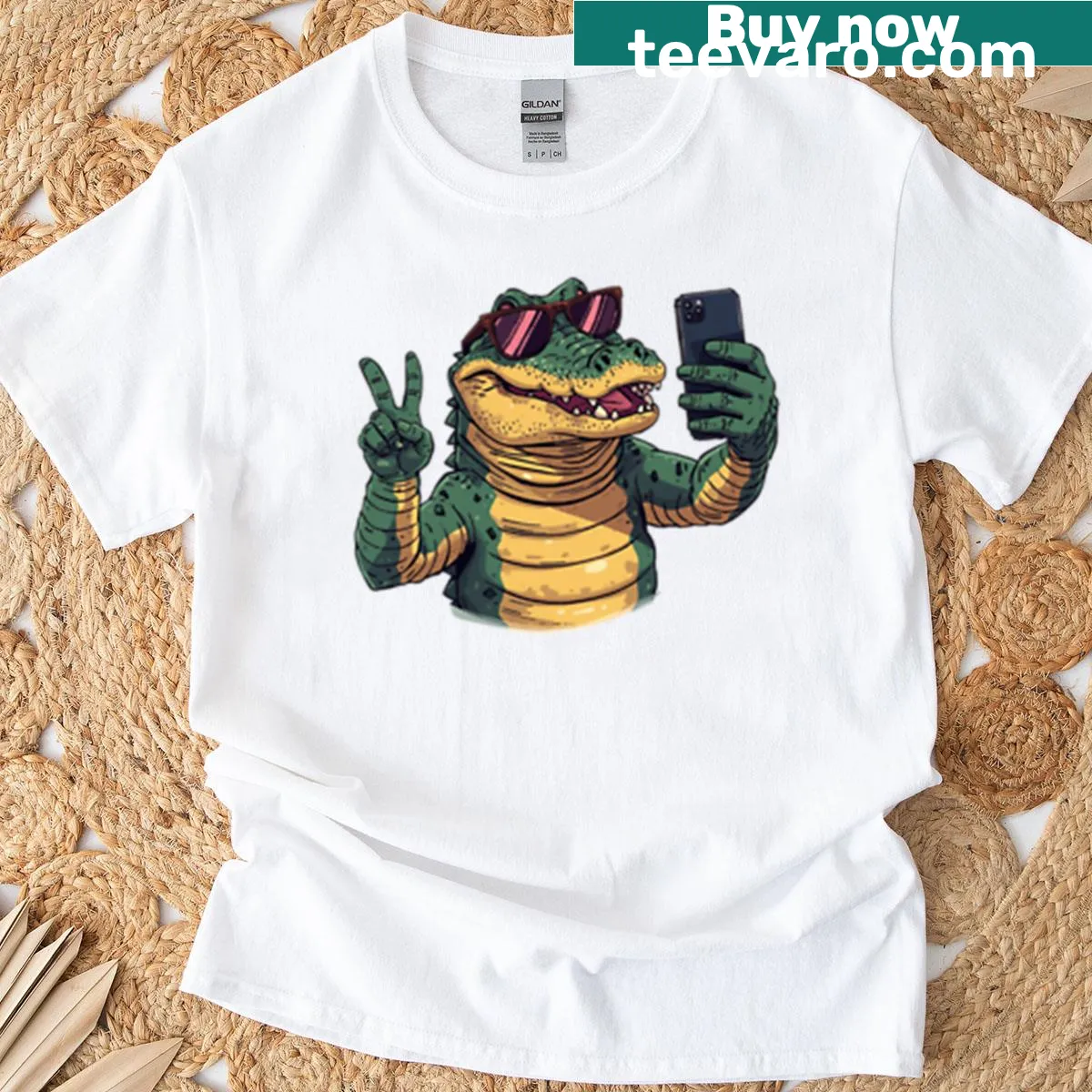 Playful T-shirt with Gatorgram selfie illustration. — on a men's t-shirt