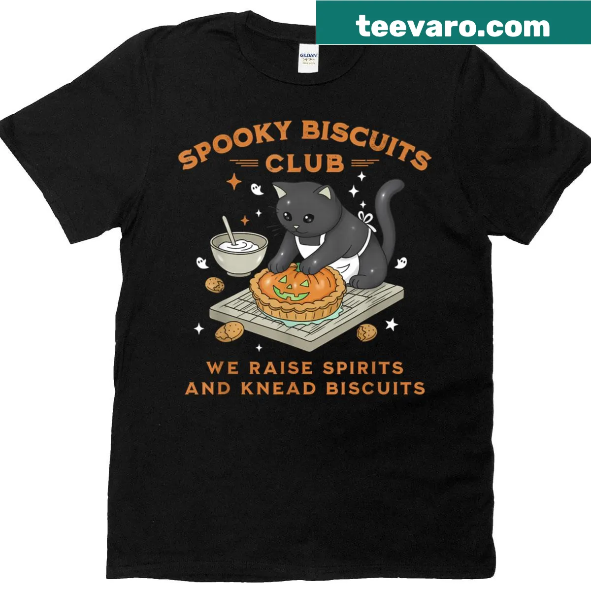 Black cat and pumpkin design for Halloween baking lovers. — on a men's t-shirt