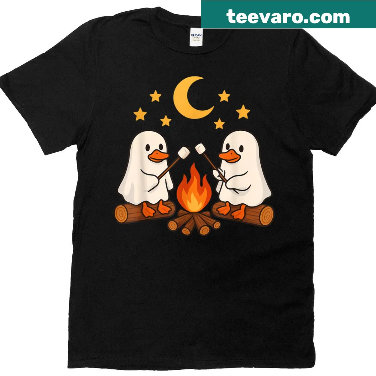 Cute Halloween t-shirt featuring a duck ghost roasting marshmallows — on a men's t-shirt
