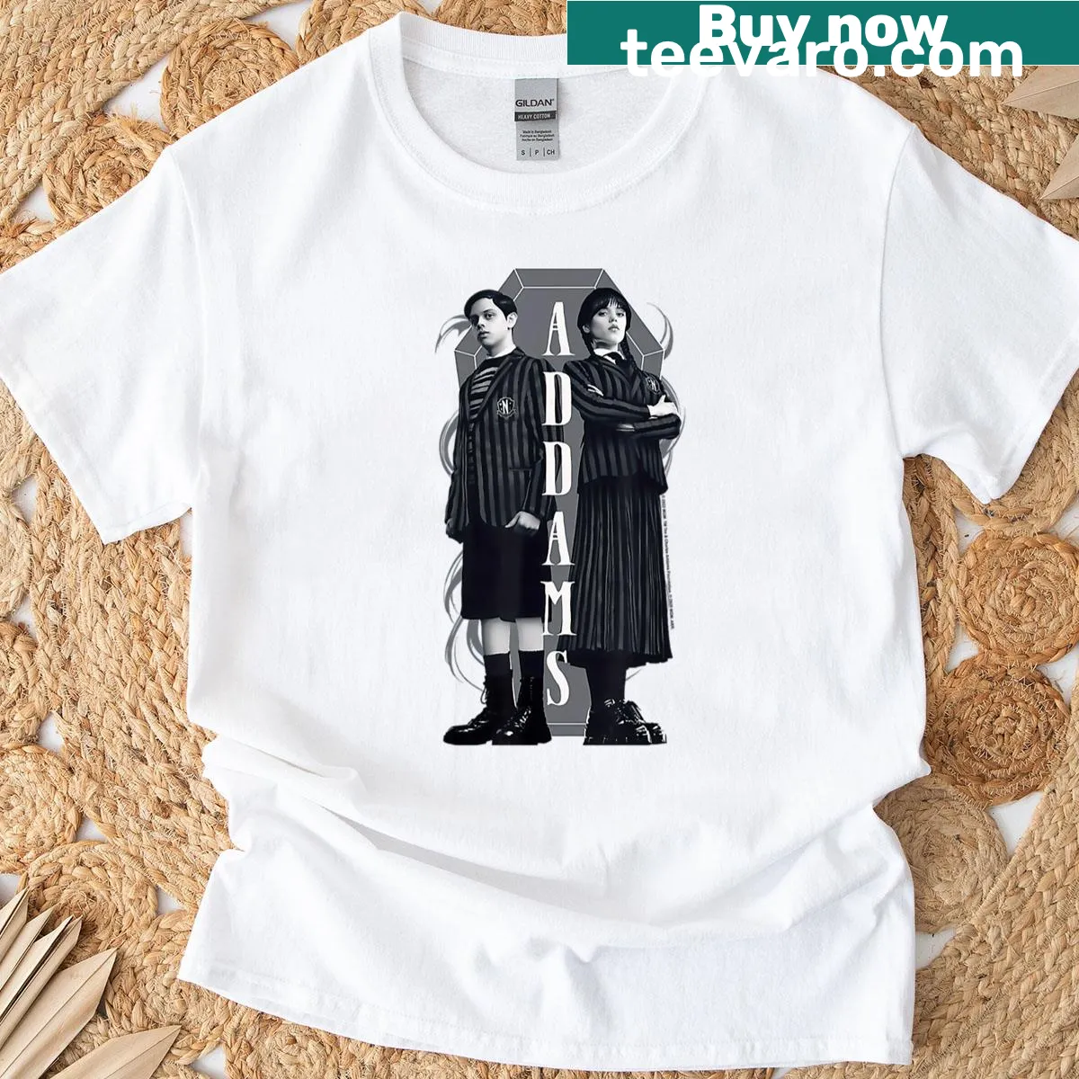 Vintage cartoon horror movie family design for Halloween — on a men's t-shirt