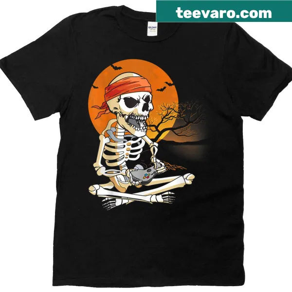 Funny Halloween shirt with a skeleton gamer graphic