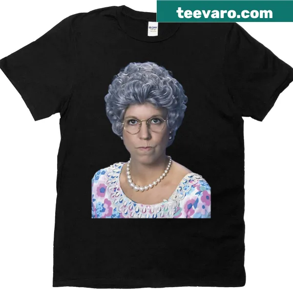 Family-themed t-shirt with 'Mamas Family' text