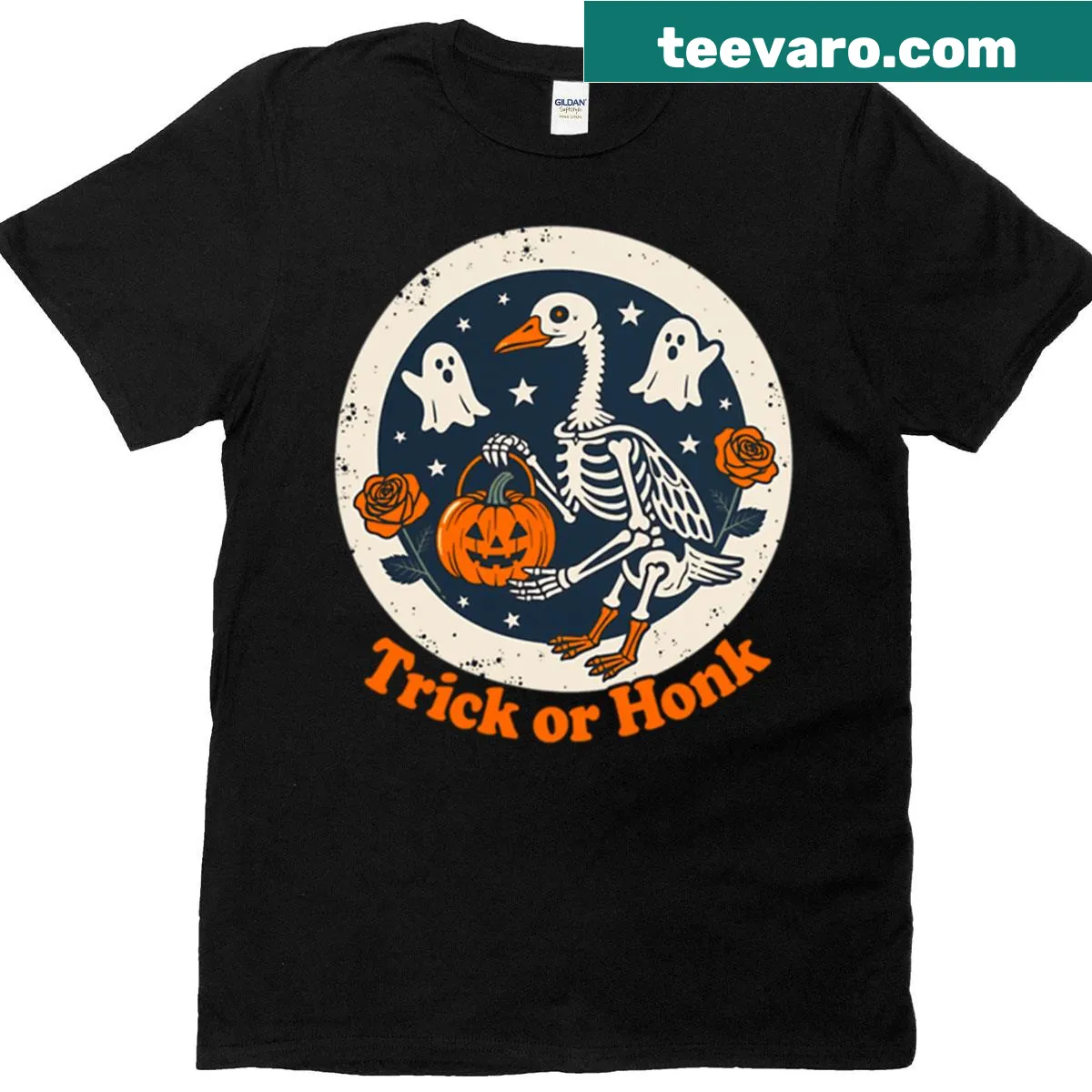 Cartoon skeleton goose with 'Trick Or Honk' text on a Halloween t-shirt — on a men's t-shirt