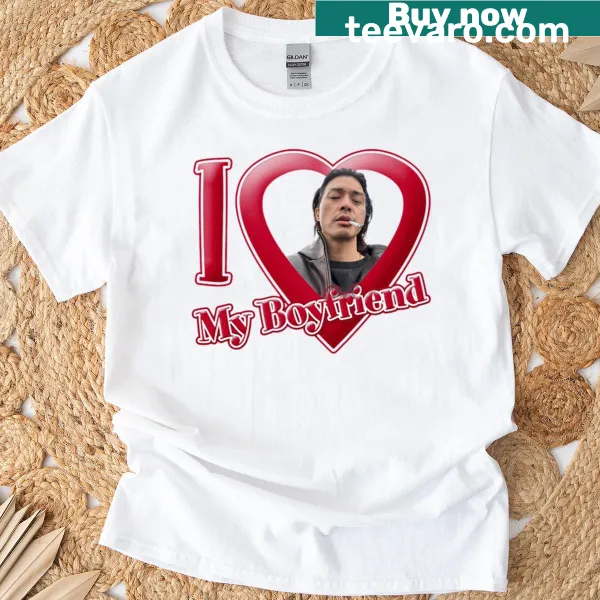 T-shirt featuring a simple graphic of Kim Ji-hoon.