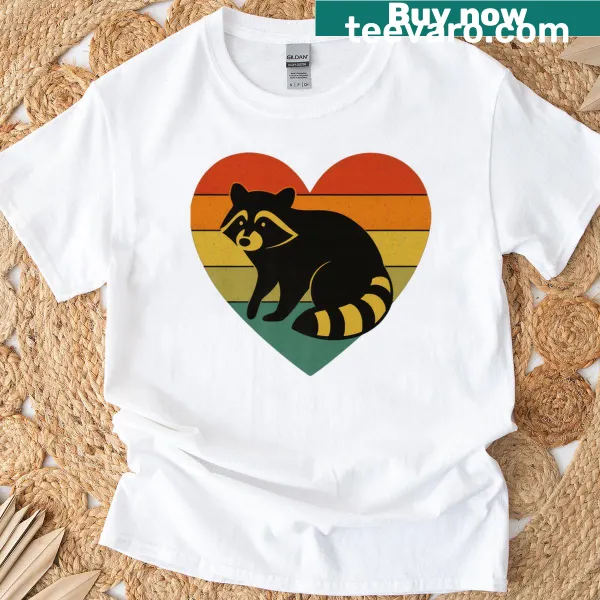 Cute raccoon graphic heart design t-shirt