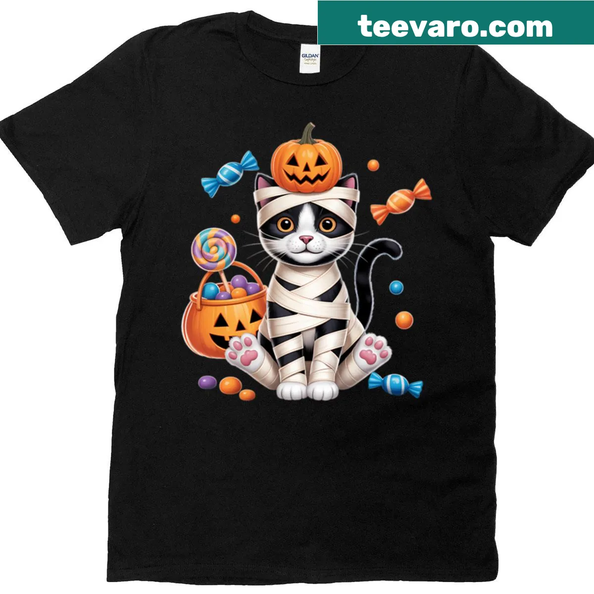 Halloween T-shirt with a cute black cat and pumpkins — on a men's t-shirt