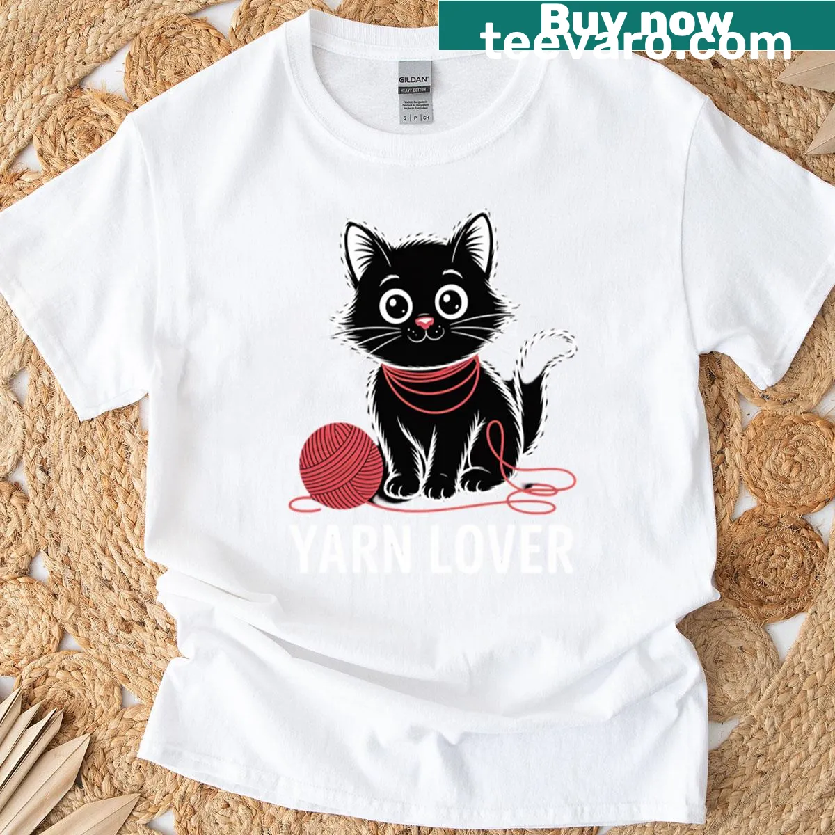 Cute cat with yarn design for knitting and crochet lovers on a t-shirt — on a men's t-shirt