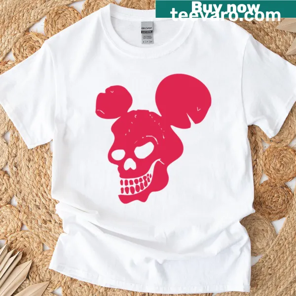 Artistic illustration of a mouse skull on a T-shirt