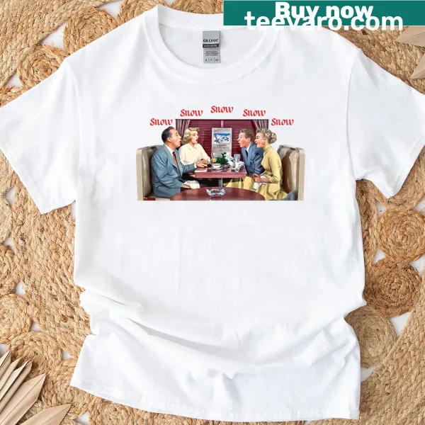 T-shirt featuring a nostalgic winter scene for Christmas.