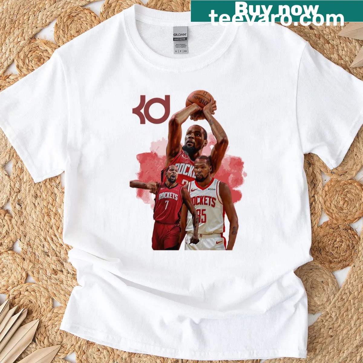 T-shirt featuring the name of basketball player Kevin Durant. — on a men's t-shirt
