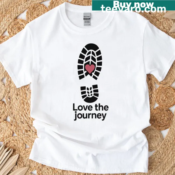 Motivational t-shirt with bootprint and heart design for hikers