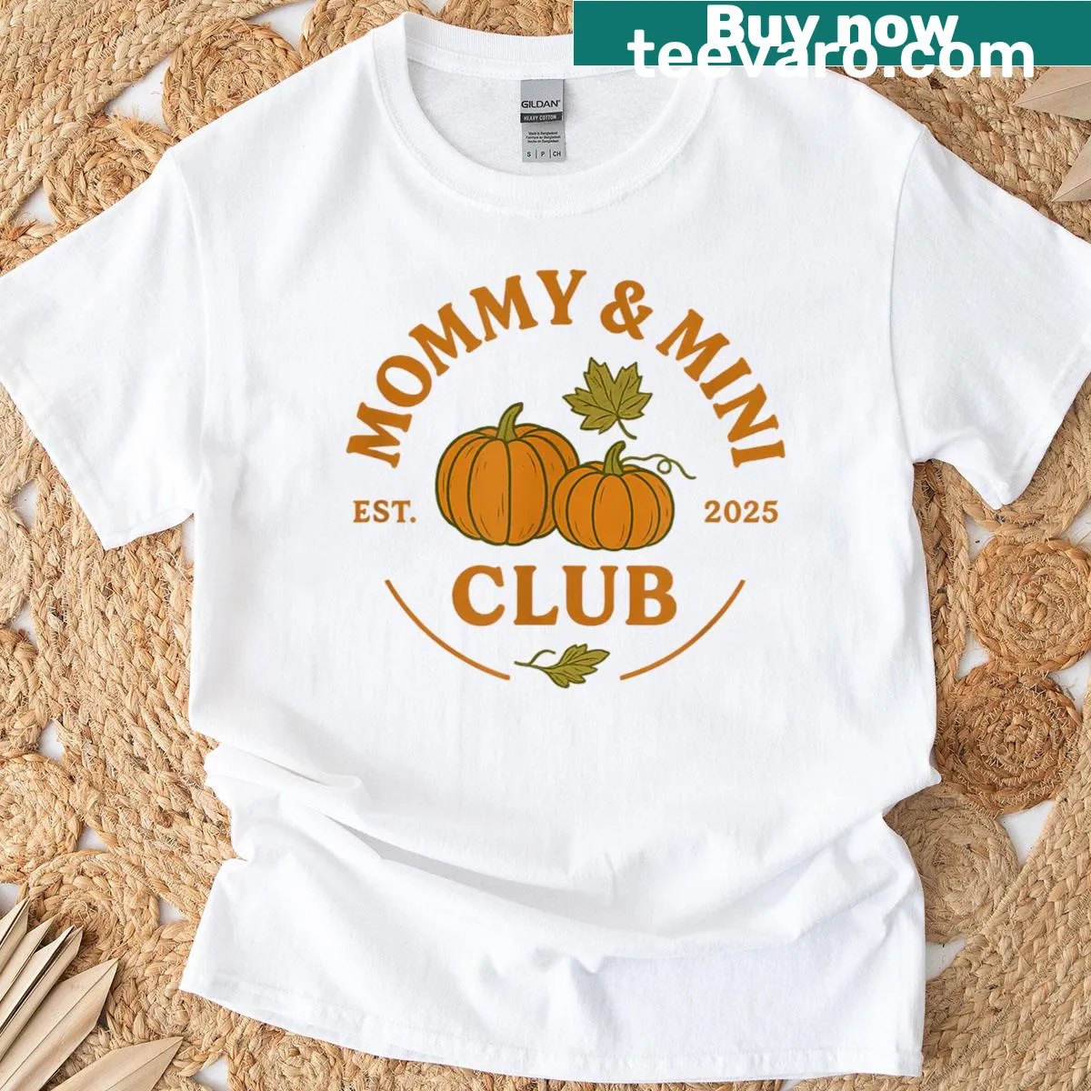 Typography design with 'Mommy Mini Club' and a pumpkin for moms — on a men's t-shirt