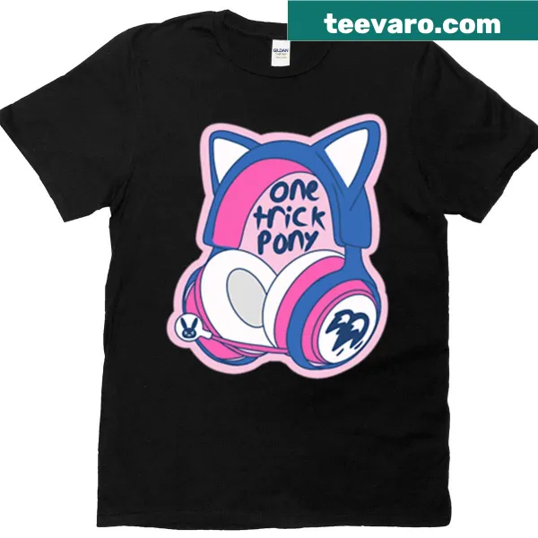 Oversized T-shirt featuring a playful graphic inspired by D.Va from Overwatch.
