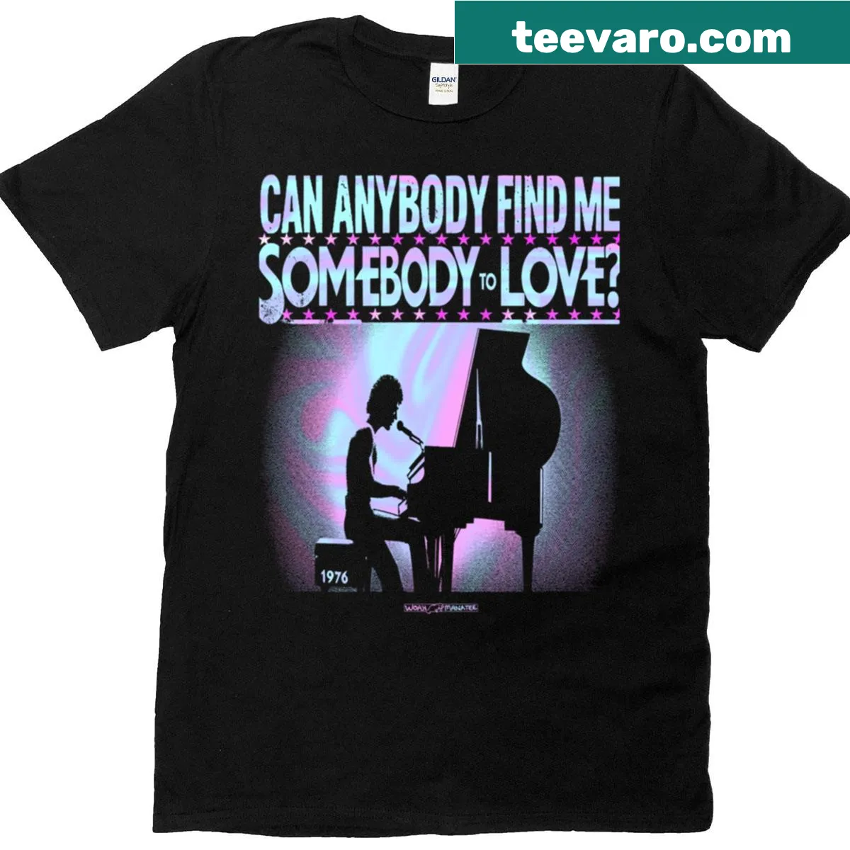 T-shirt with a nostalgic design featuring the phrase 'Somebody To Love' — on a men's t-shirt