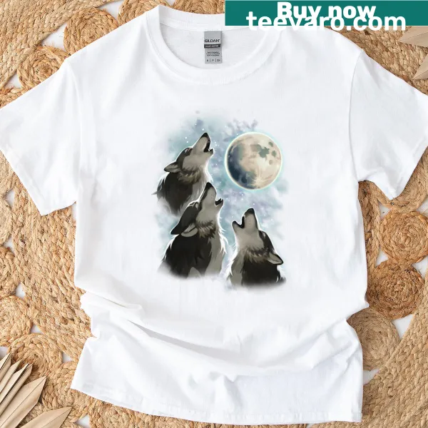 T-shirt featuring three wolves howling at a full moon