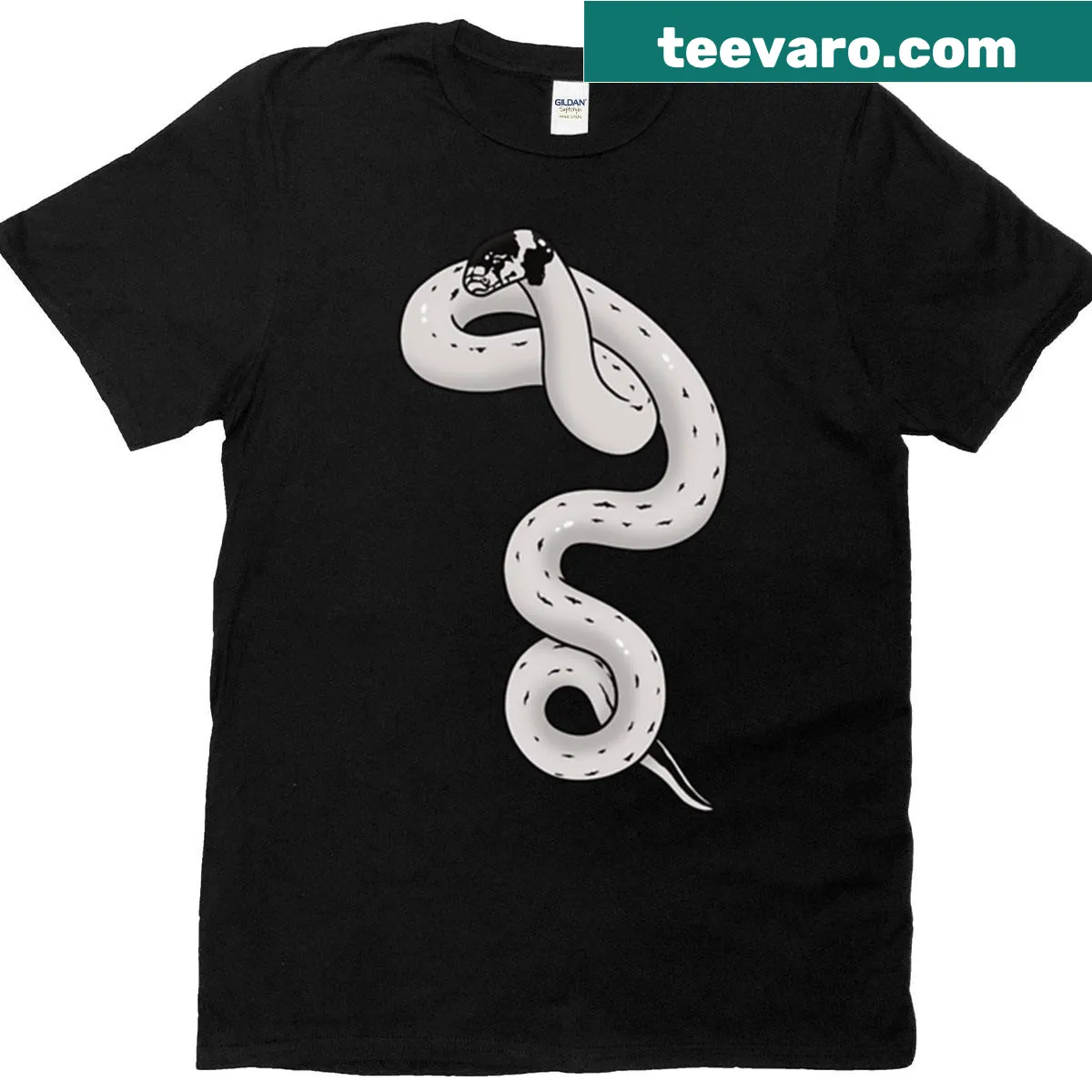 Illustration of a California Kingsnake on a t-shirt — on a men's t-shirt