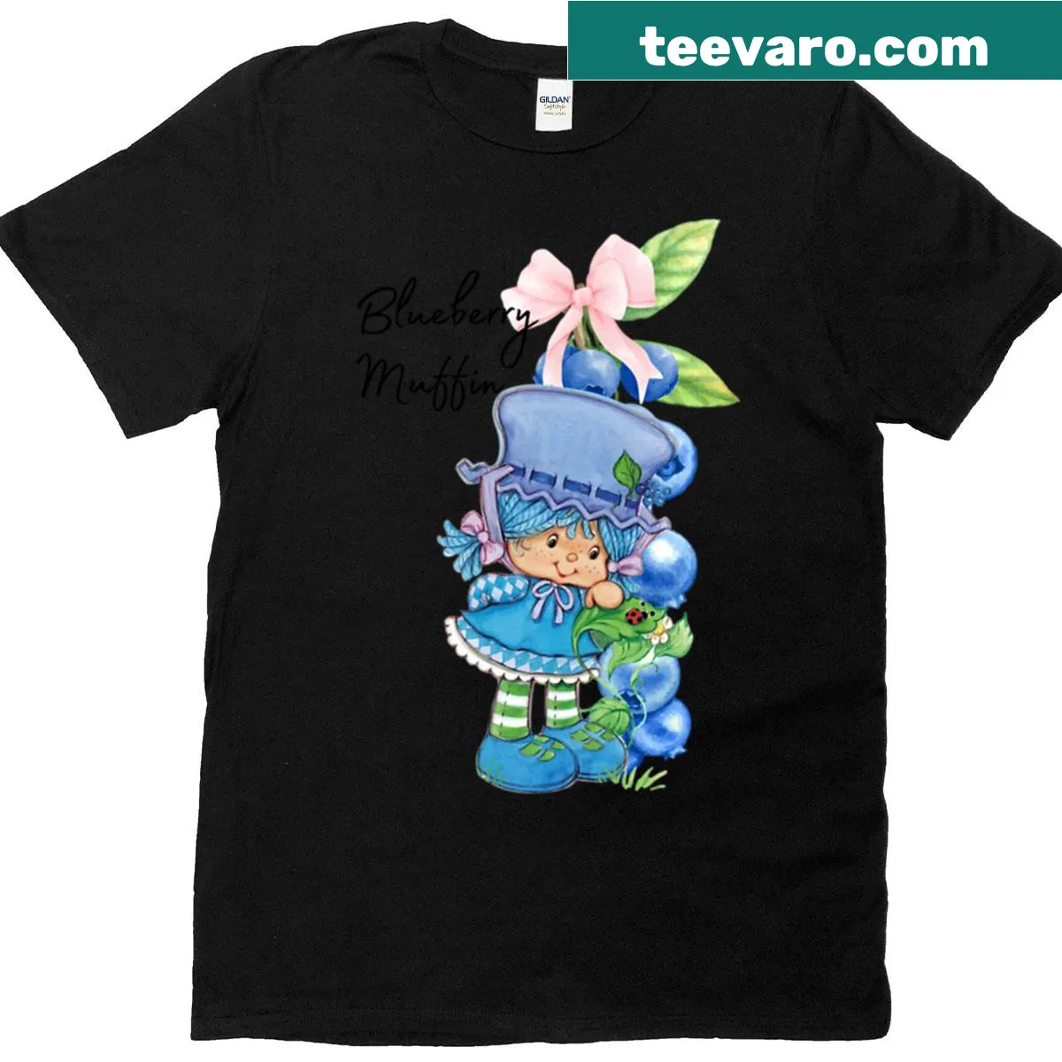 Illustration of a blueberry muffin on a T-shirt — on a men's t-shirt