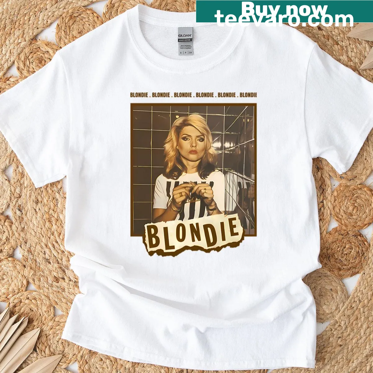 Illustration of a punk rock girl from the 70s on a t-shirt — on a men's t-shirt