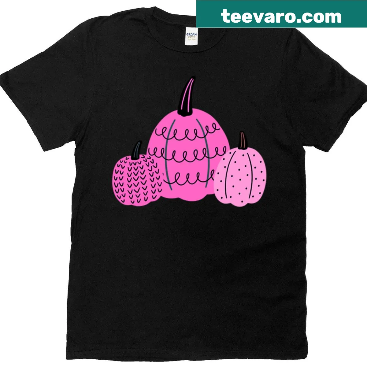 Oversized T-shirt with cute pink pumpkin illustrations for fall — on a men's t-shirt