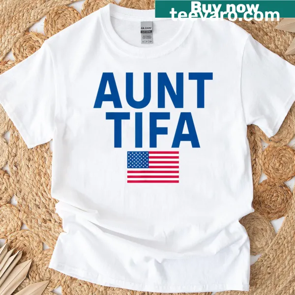 Humorous t-shirt celebrating aunt life with a playful design.