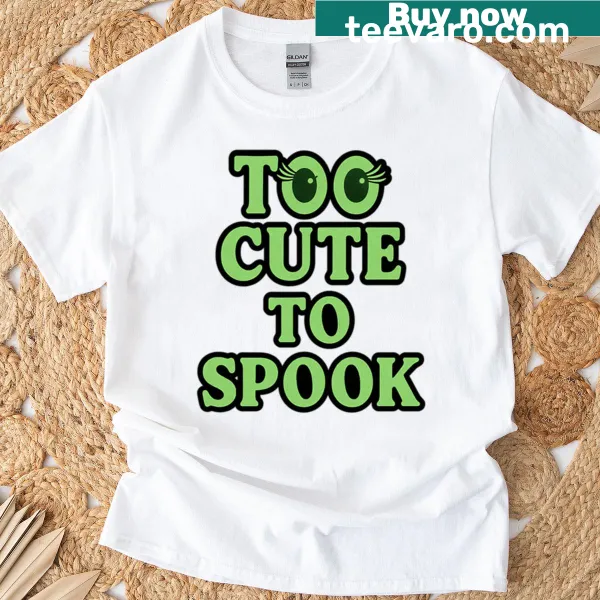 Playful t-shirt with 'The Music Moves Me' phrase