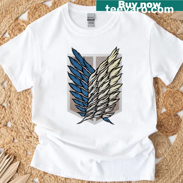 T-shirt featuring the emblem of the Survey Corps