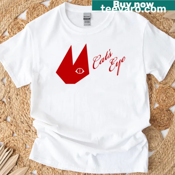 Oversized T-shirt featuring an adorable illustrated cat face