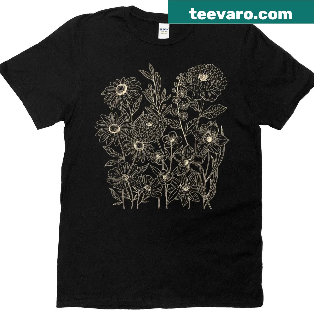 Vintage floral t-shirt with pressed flowers in a distressed look — on a men's t-shirt