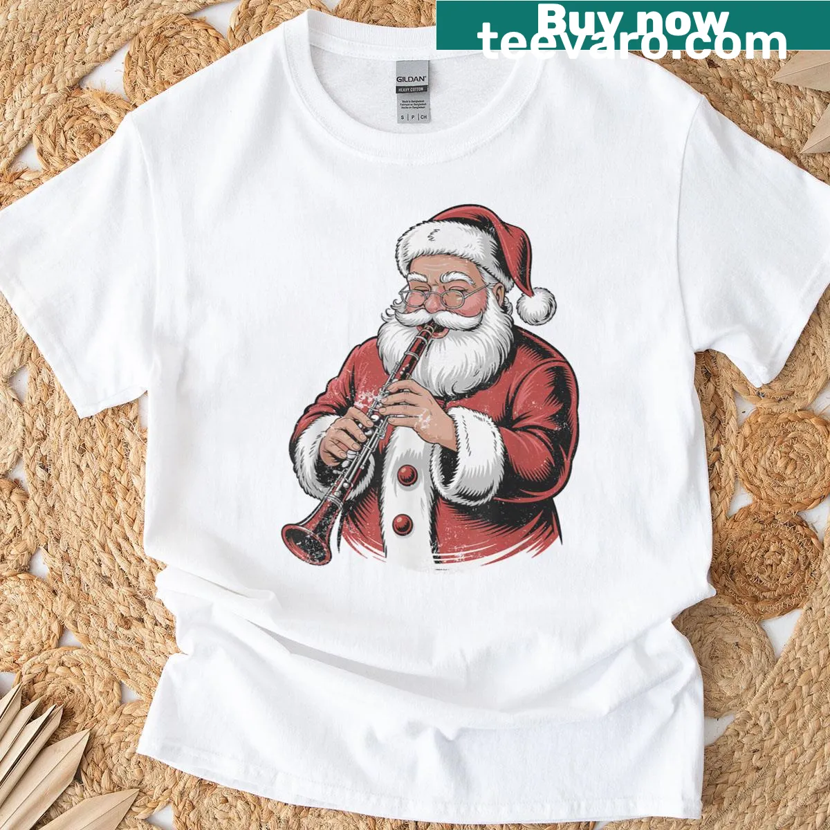Retro T-shirt with Santa playing clarinet for Christmas — on a men's t-shirt