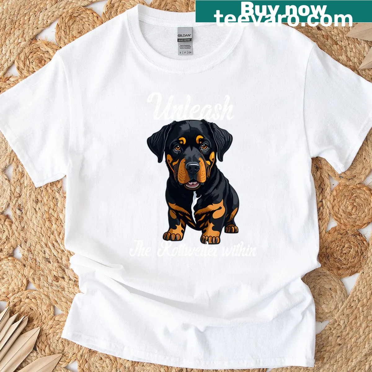 Illustration of a Rottweiler on a t-shirt for dog lovers — on a men's t-shirt